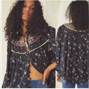 FREE PEOPLE Paloma Blouse Shirt Blouse Oversized Boho Black Floral Shirred Yoke